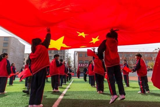 市政协六届三次会议开幕