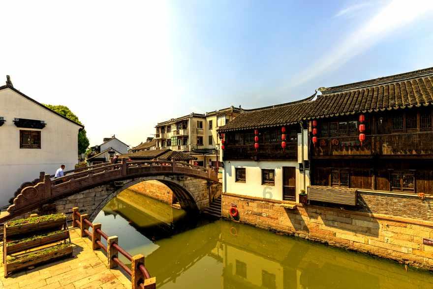 中华企业5涨停